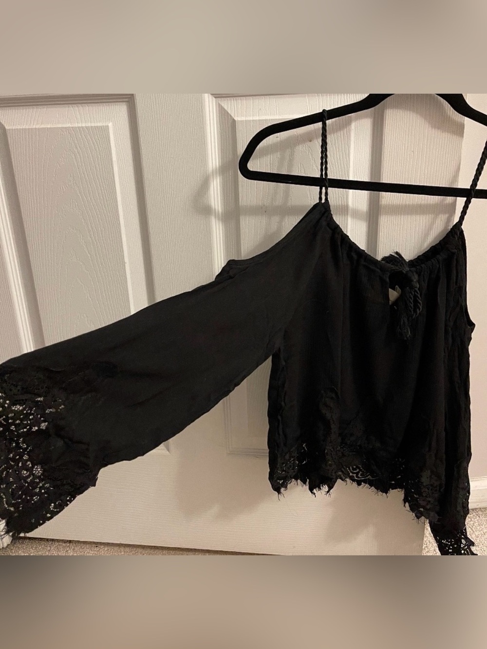 Vintage Havana Black Off-Shoulder Blouse with Lace Hem